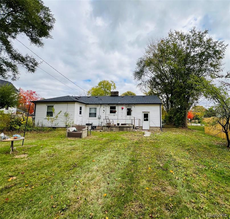 350 S Almont Avenue, Imlay City, MI 48444 — Photo 6