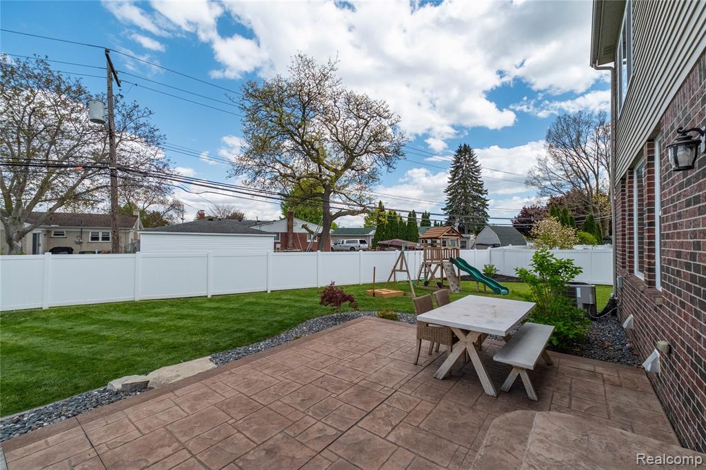 13863 Sherborn Court, Southgate, MI 48195 — Photo 38