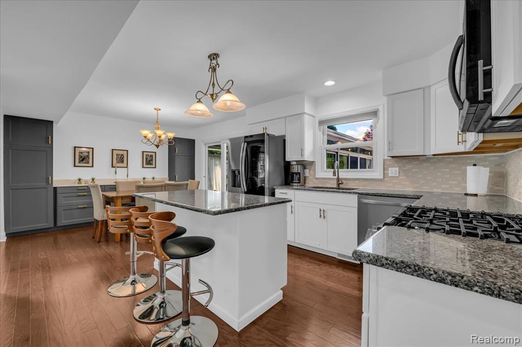 4731 Bramford Drive Bramford Drive, Troy, MI 48085 — Photo 13