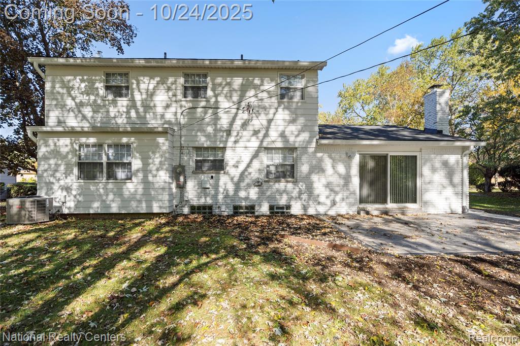 4427 Westover Drive, West Bloomfield, MI 48323 — Photo 41
