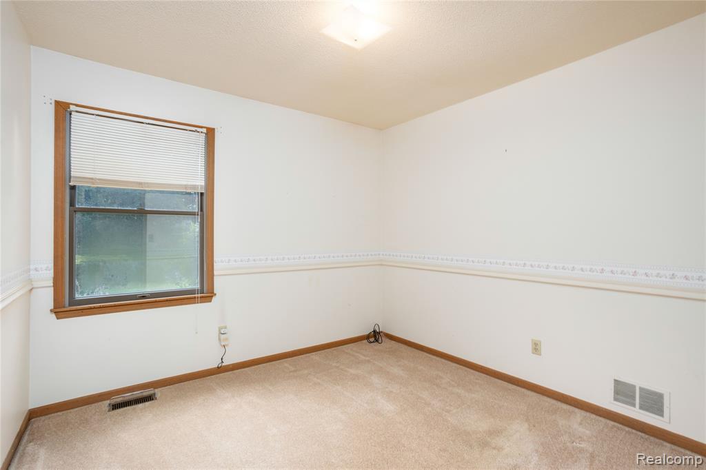 15800 Park Lane, Plymouth, MI 48170 — Photo 12