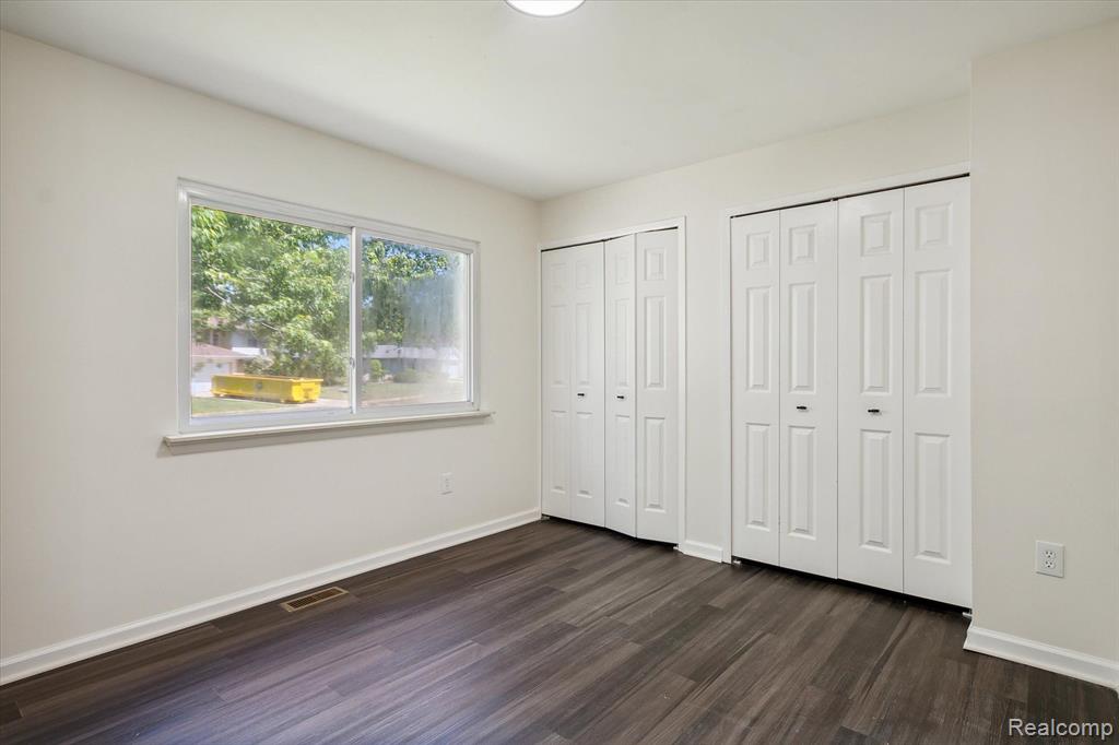 44259 N UMBERLAND Circle, Canton, MI 48187 — Photo 27