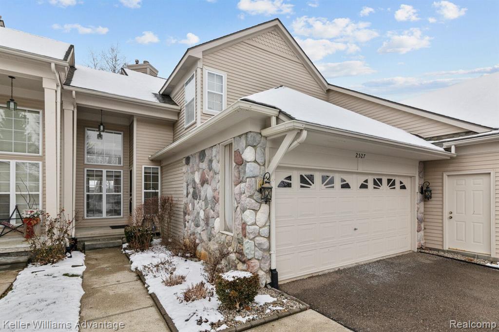 2527 PINE Drive, Wixom, MI 48393 — Photo 3