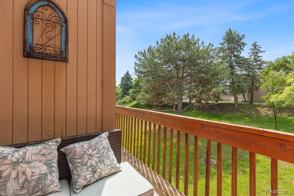 5305 Wright Way S, West Bloomfield, MI — Photo 36