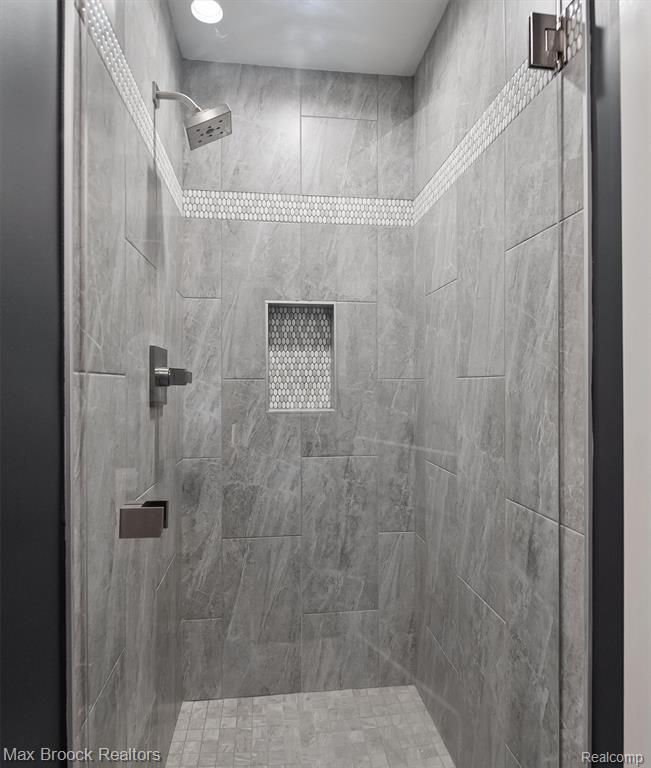 7400 Parkstone Lane, Bloomfield Hills, MI 48301 — Photo 51