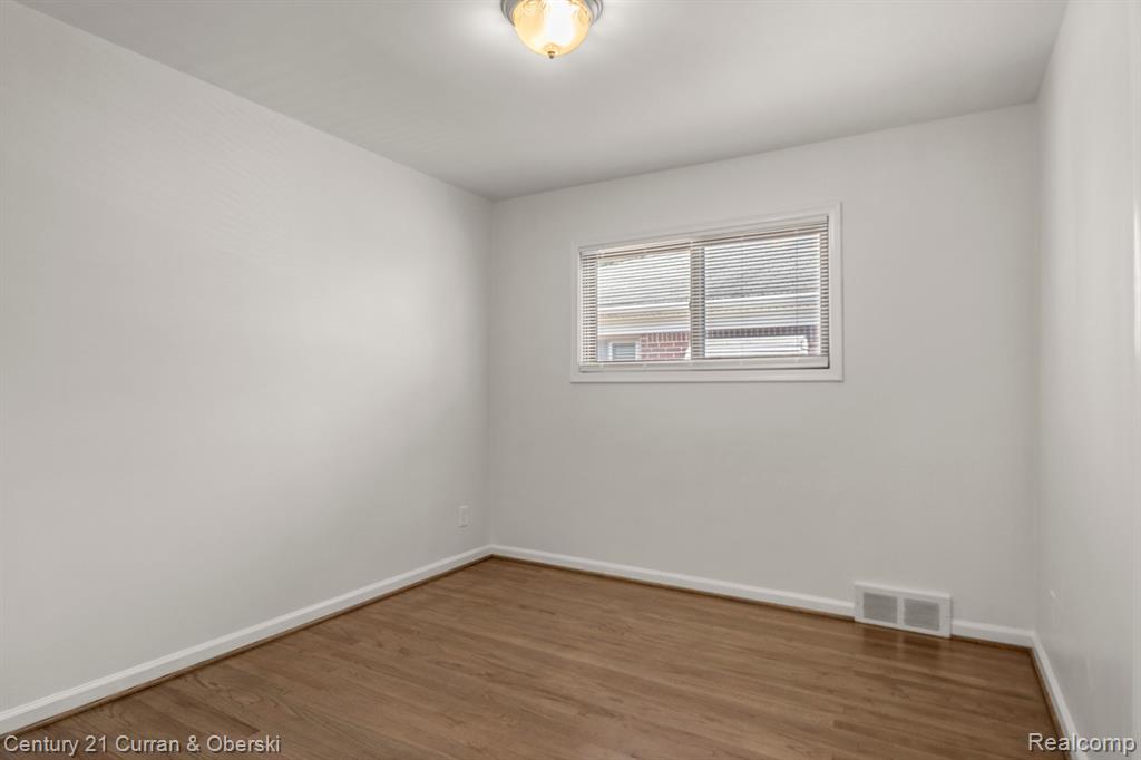 7480 COLONIAL Street, Dearborn Heights, MI 48127 — Photo 13