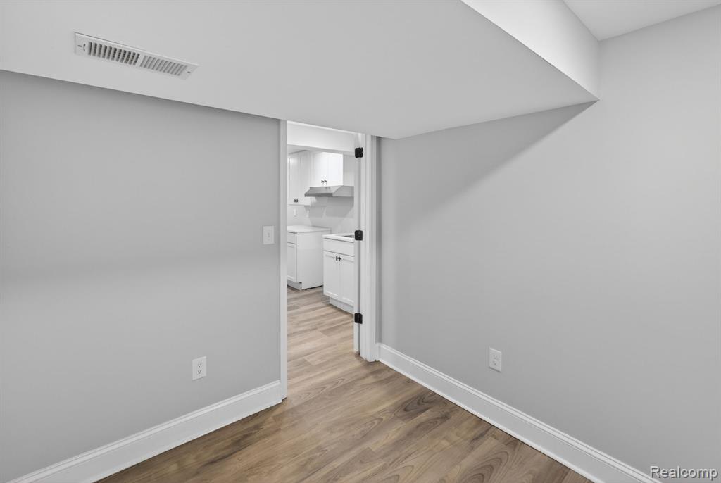 10001 Greensboro Street, Detroit, MI 48224 — Photo 28