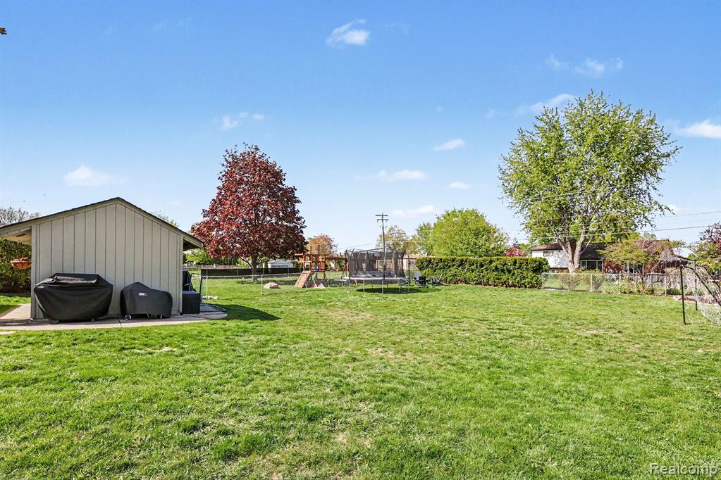 47391 Kathleen Road, Macomb, MI 48044 — Photo 22
