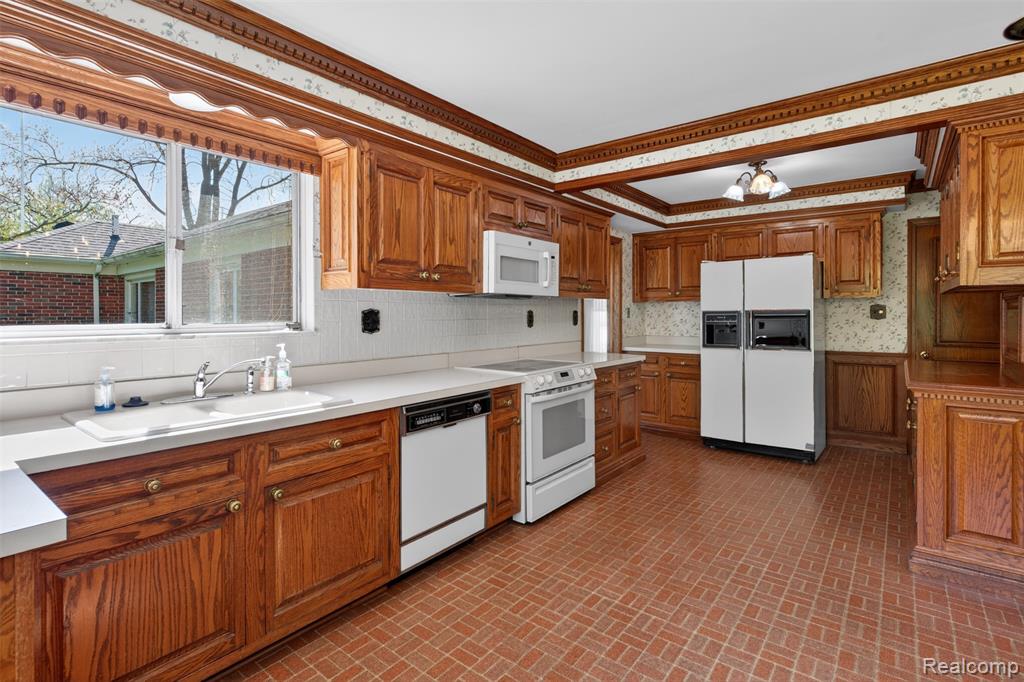 15623 Millar Road, Clinton Twp, MI 48036 — Photo 43