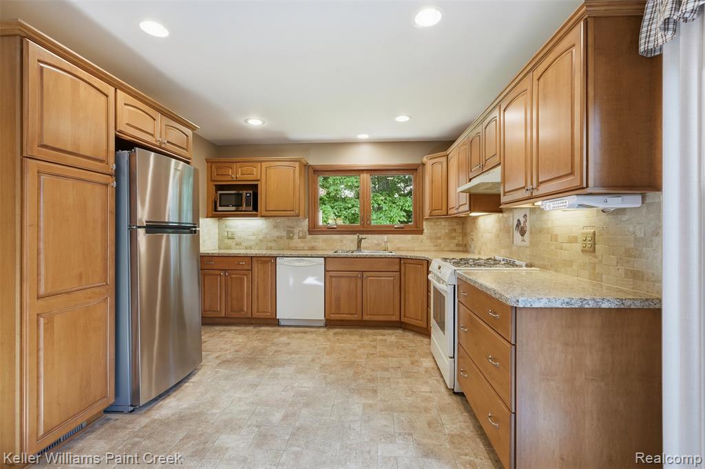 44063 Westminister Way, Canton, MI 48187 — Photo 4