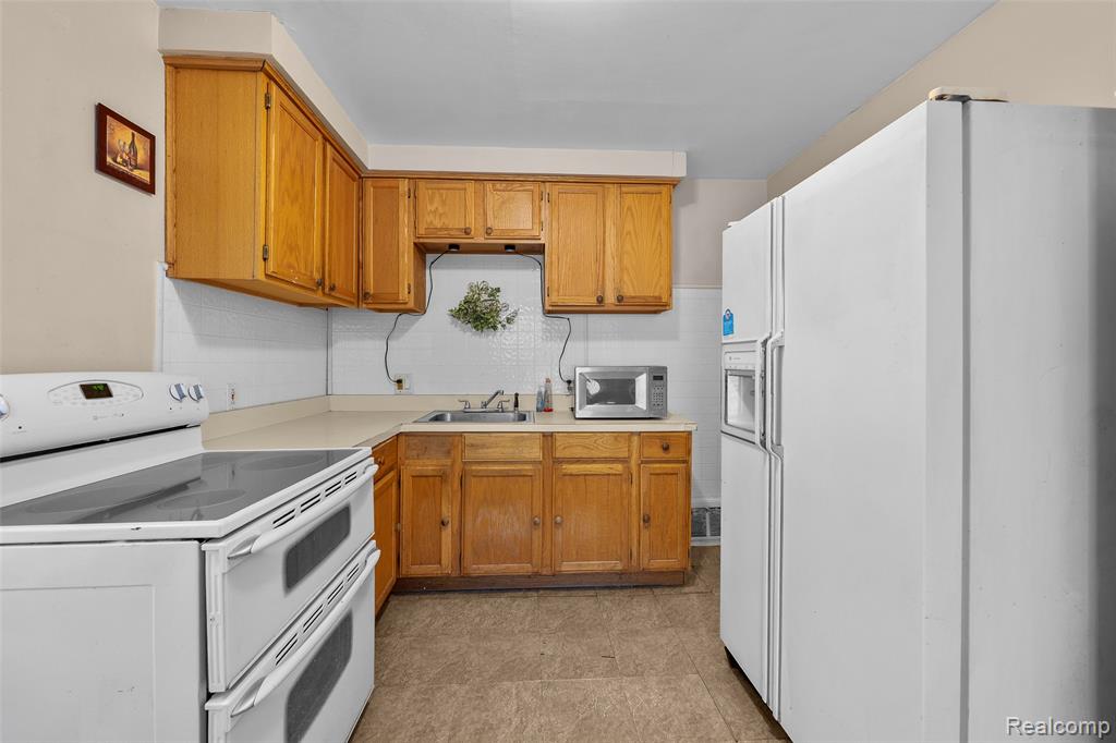 7490 Lamphere, Redford, MI 48239 — Photo 6