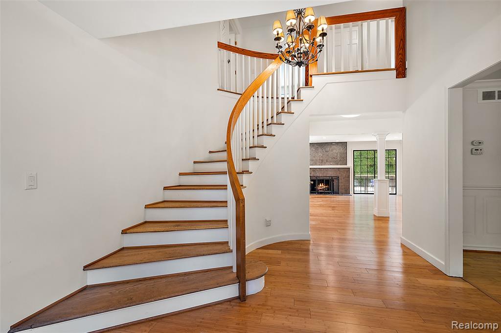5353 W Bloomfield Lake Road, West Bloomfield, MI 48323 — Photo 4
