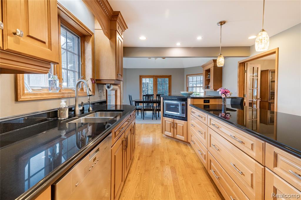 26029 Waterbury Way, Grosse Ile, MI 48138 — Photo 11