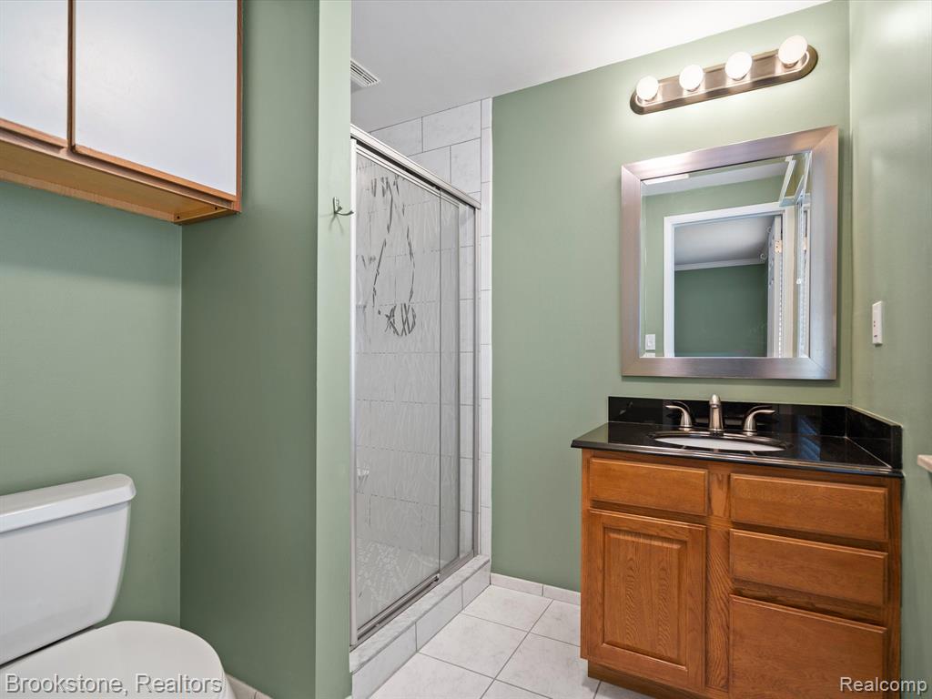 5628 PATTERSON Drive, Troy, MI 48085 — Photo 26