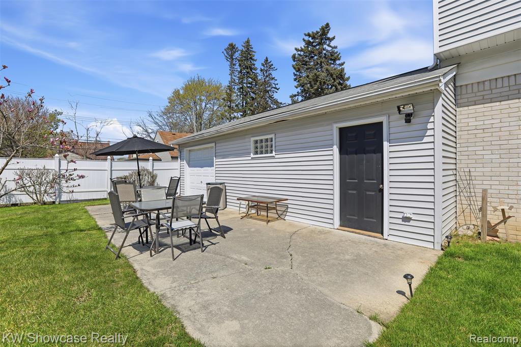 25715 Norfolk Street, Dearborn Heights, MI 48125 — Photo 28