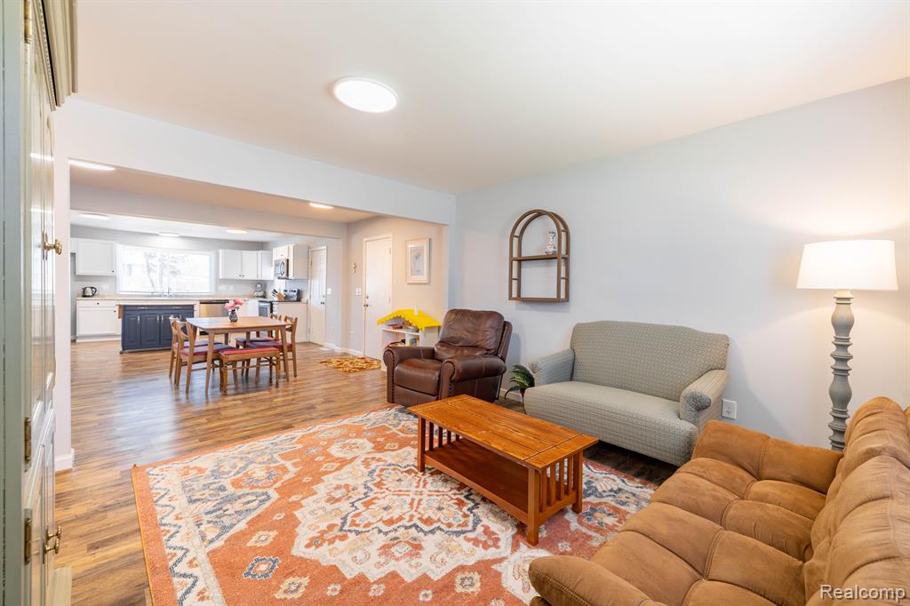 1241 RAMBLING Road, Ypsilanti, MI 48198 — Photo 4