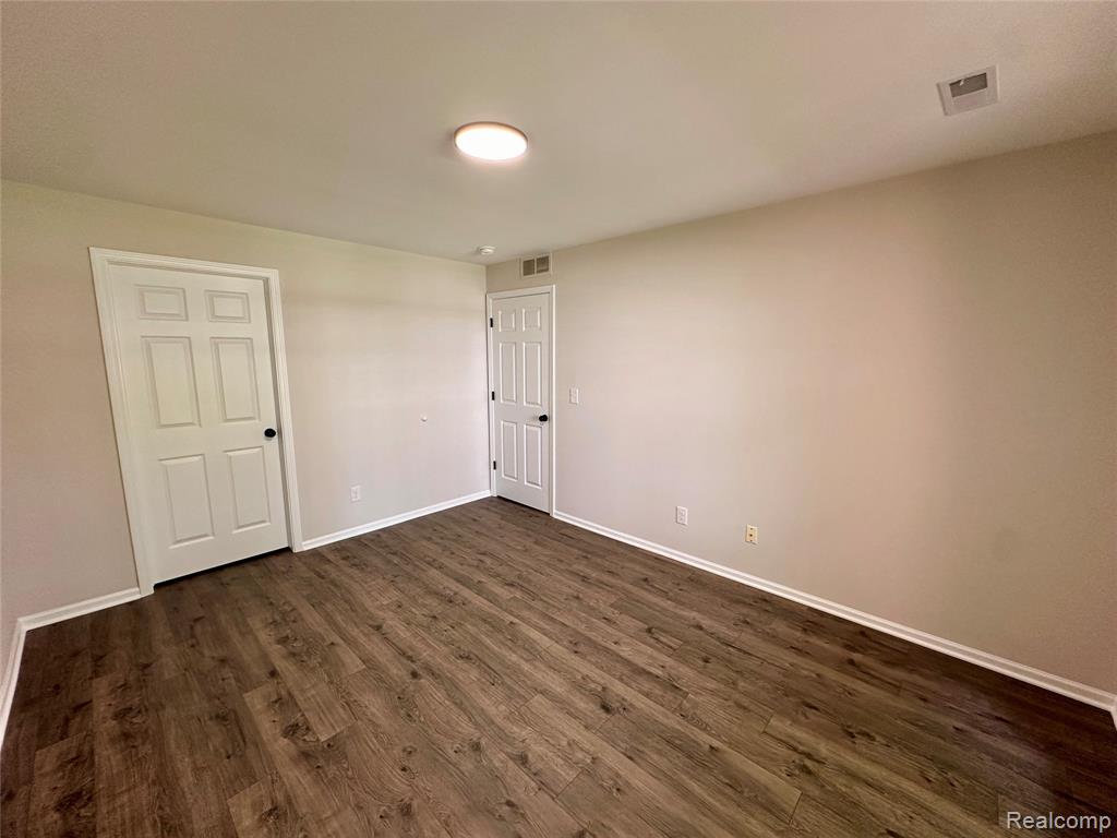 5484 Pine Aires Drive, Sterling Heights, MI 48314 — Photo 20