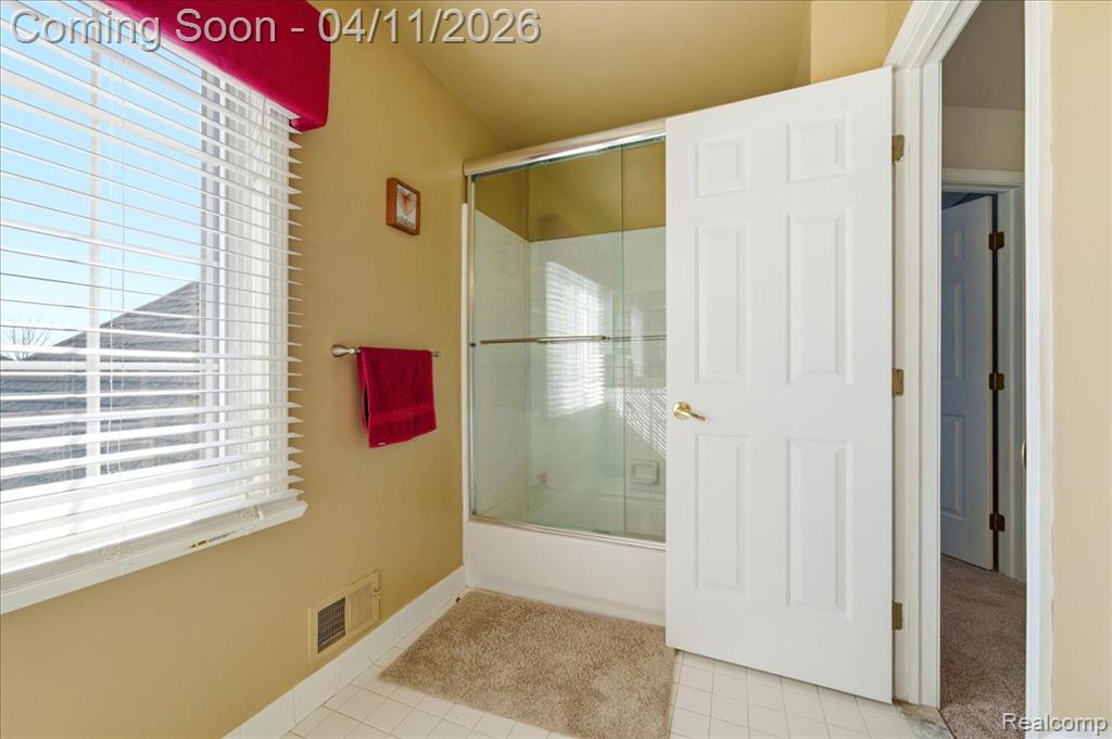 48017 Lincoln Drive, Macomb, MI 48044 — Photo 31