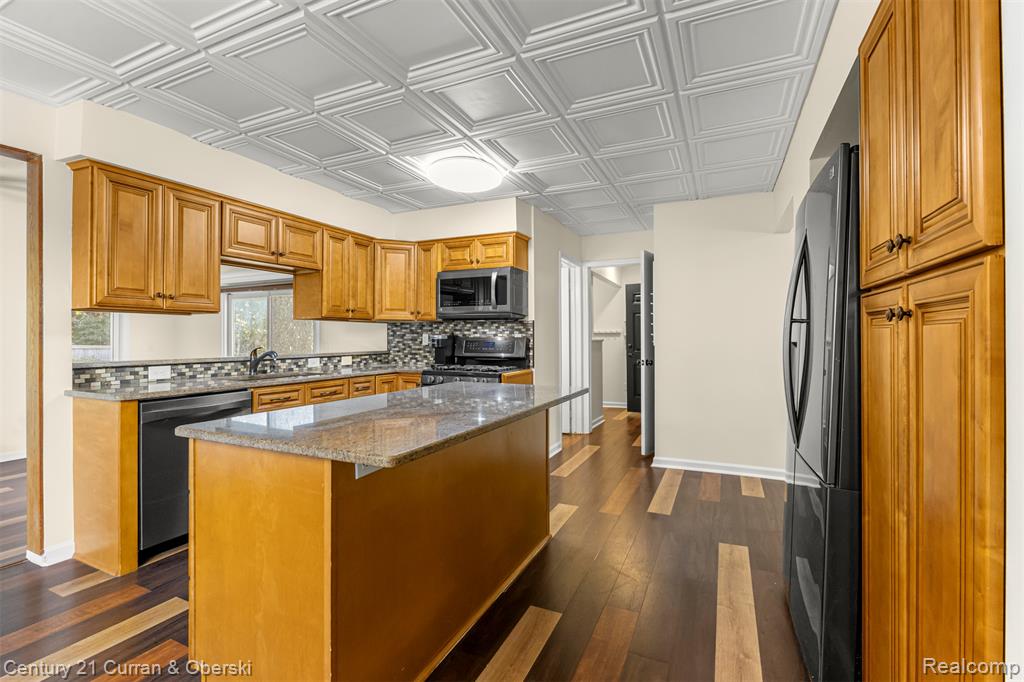 572 Shana Street, Canton, MI 48187 — Photo 14