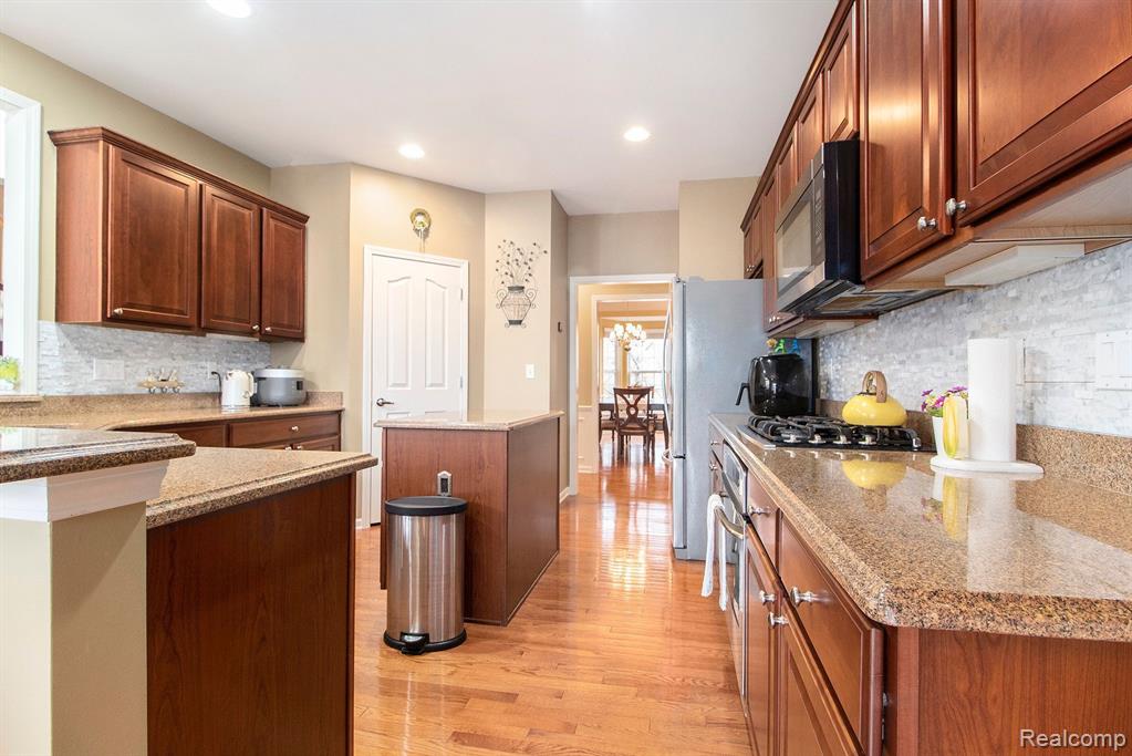 49053 Freestone Drive, Northville, MI 48168 — Photo 9