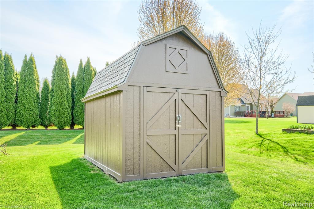 1447 Crystal Pond Drive, Davison, MI 48423 — Photo 7