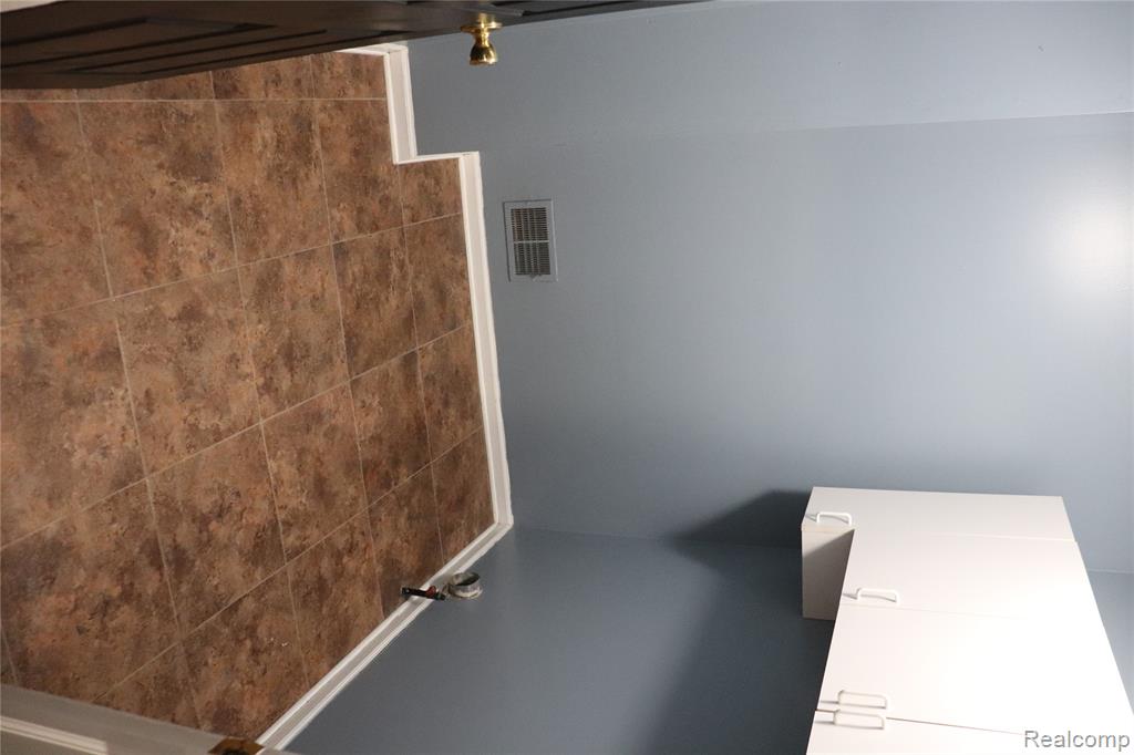 52424 Walnut Drive, Chesterfield, MI 48047 — Photo 11