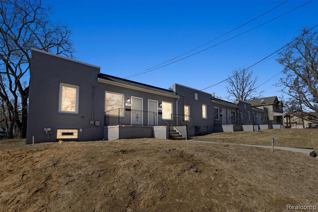 109 Cadillac Street, Pontiac, MI 48342 — Photo 2