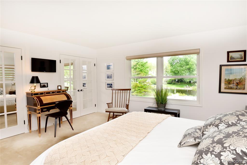 2026 W Bend Court, Bloomfield Hills, MI 48302 — Photo 21