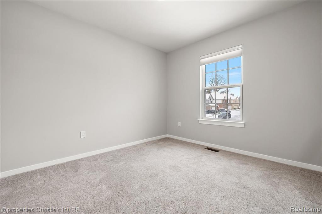 8740 Oak Ridge Trail, Westland, MI — Photo 27