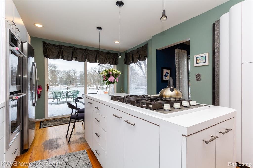 7339 ELLINGROVE Drive, White Lake, MI 48383 — Photo 11