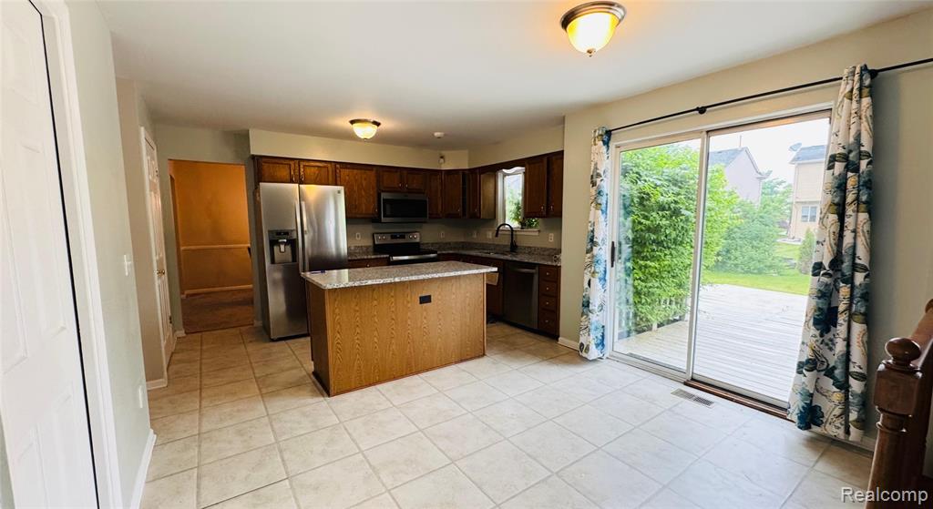 46406 AARONS Way, Canton, MI 48188 — Photo 6