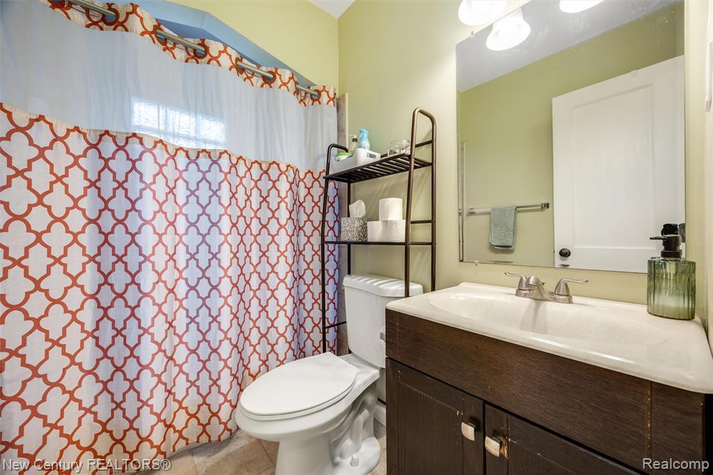 609 E Baker Avenue, Clawson, MI — Photo 10