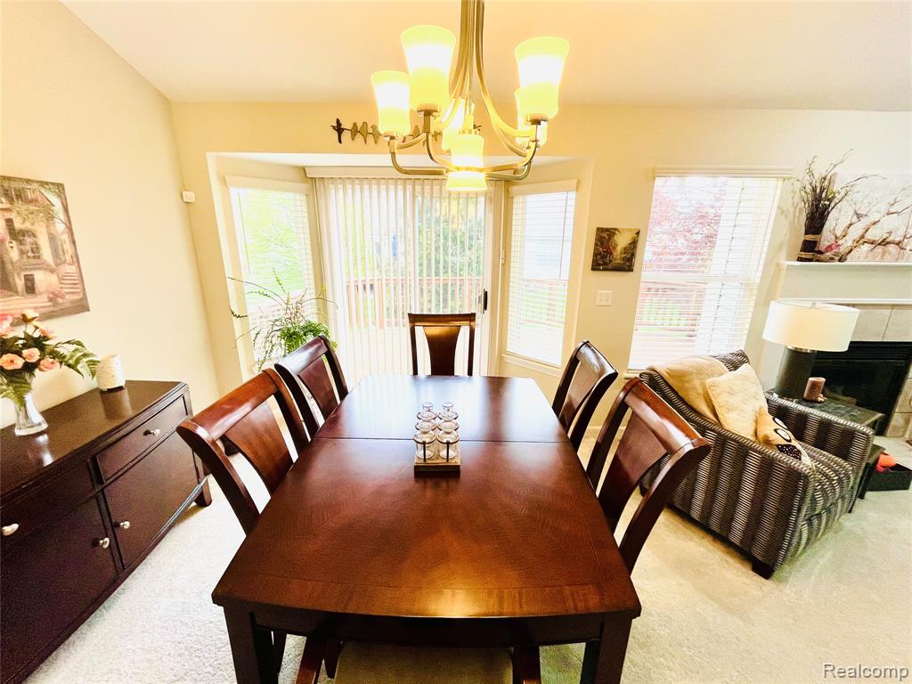 828 Woodhaven Drive, Commerce Twp, MI 48390 — Photo 9