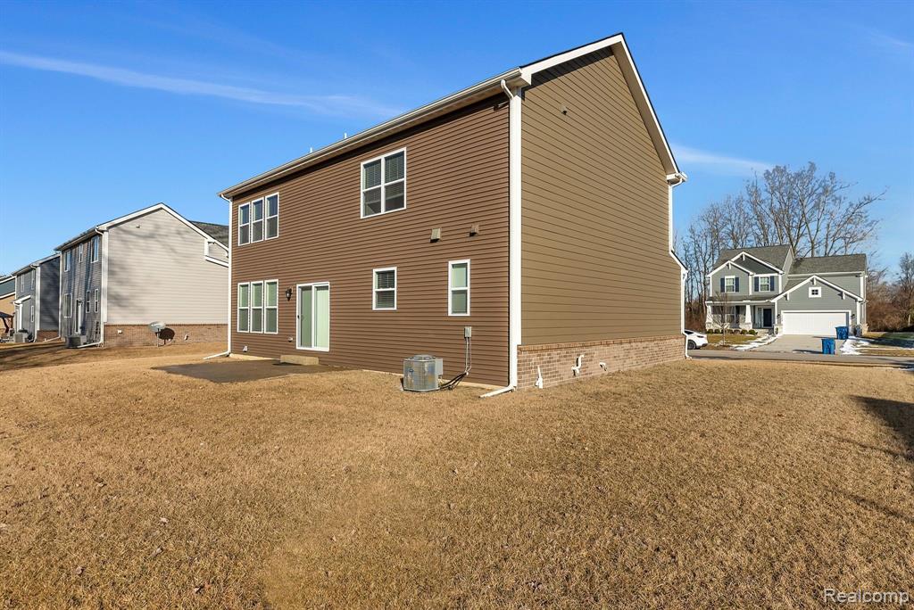 2019 WILTSHIRE Drive, Superior, MI 48198 — Photo 40