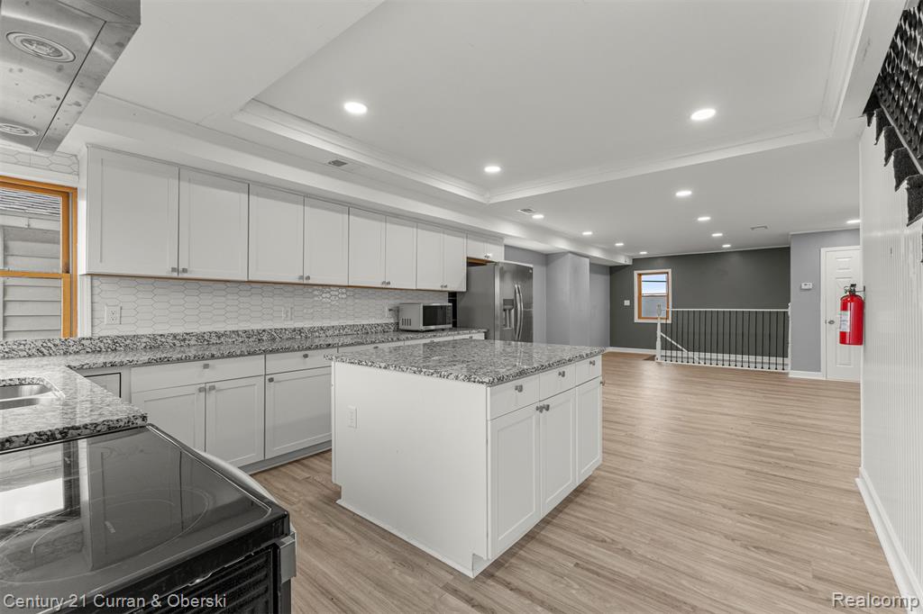 9 Walnut Street, Wyandotte, MI 48192 — Photo 11