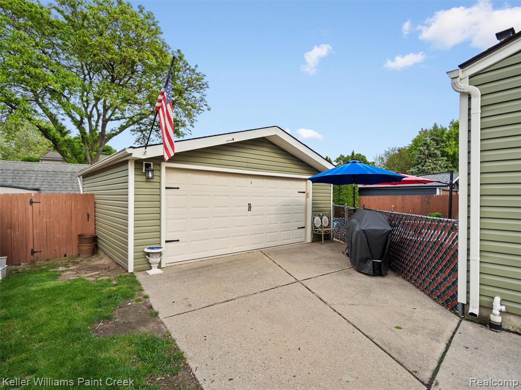 43092 Bond Court, Sterling Heights, MI 48313 — Photo 8