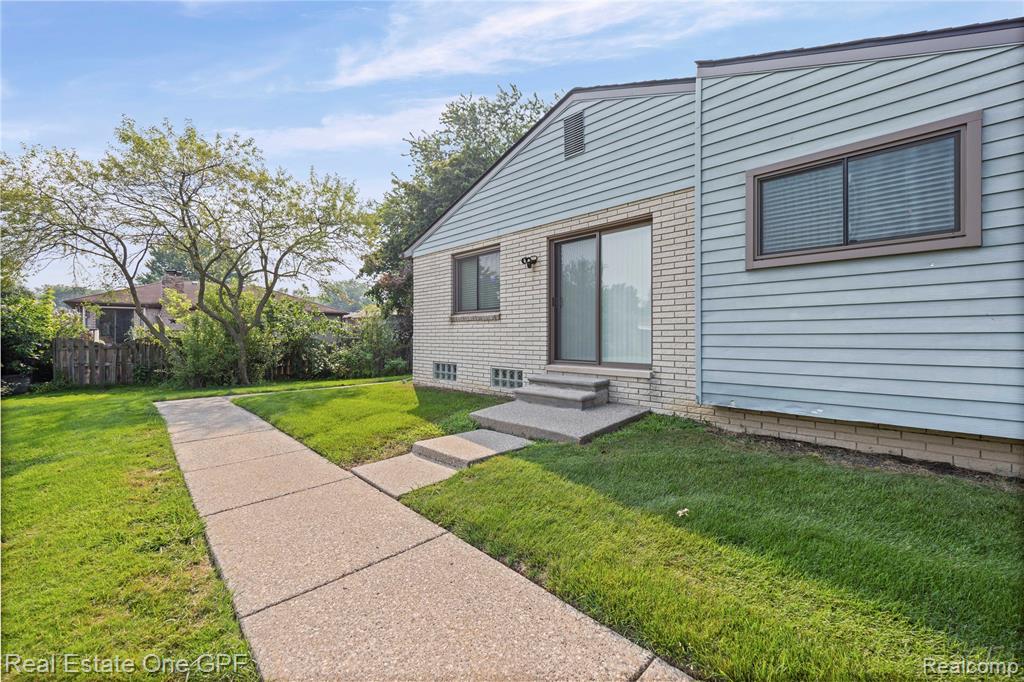 48558 Sugarbush, Chesterfield, MI 48047 — Photo 4