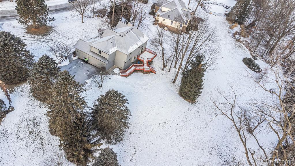 8805 Pebble Creek Drive, Pinckney, MI 48169 — Photo 36