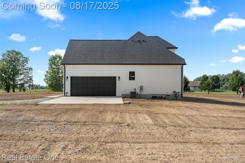 78758 Angling Road, Richmond, MI 48062 — Photo 38