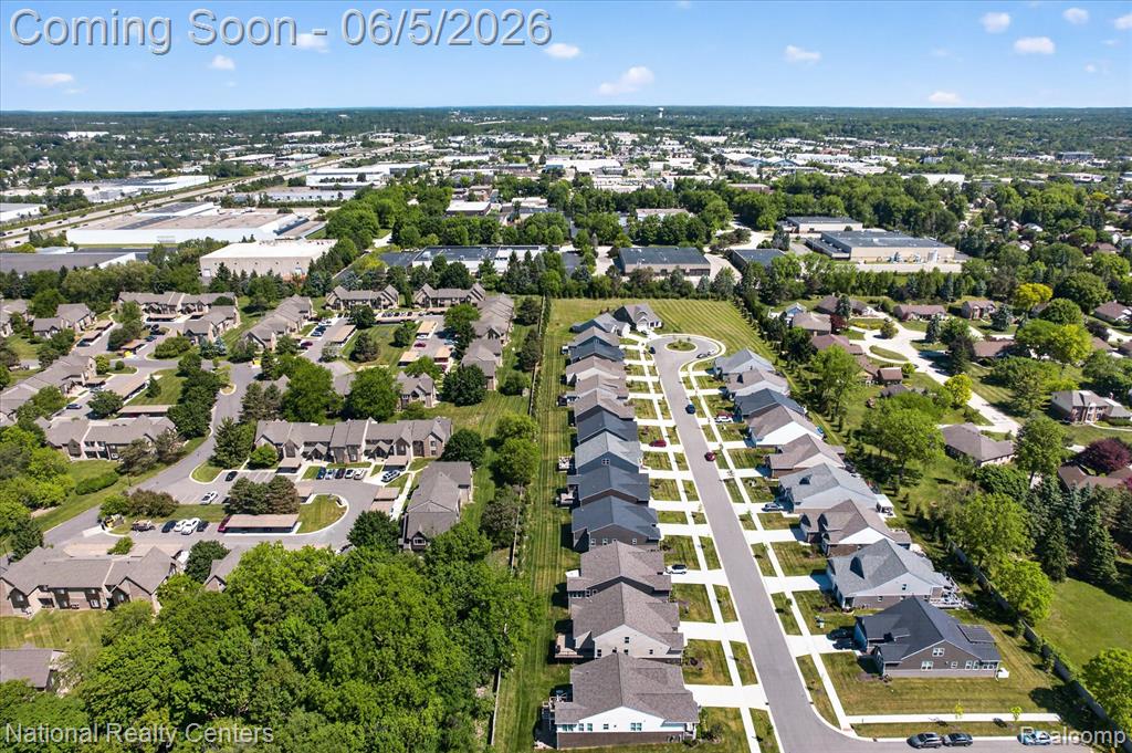 38681 Chasewood Court, Farmington, MI 48335 — Photo 44