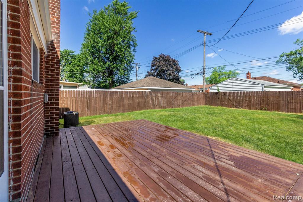 24865 Ridgecroft Avenue, Eastpointe, MI 48021 — Photo 33