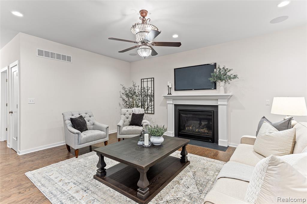 6409 S Trailwoods Drive, Ann Arbor, MI 48103 — Photo 8