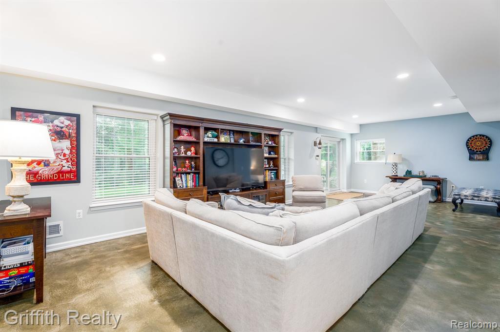 4593 VILLA FRANCE Drive, Brighton, MI 48116 — Photo 24