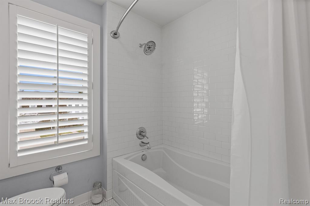 911 S BATES Street, Birmingham, MI 48009 — Photo 22