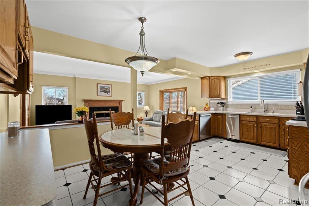 6544 POWDERHORN Drive, Canton, MI 48187 — Photo 8