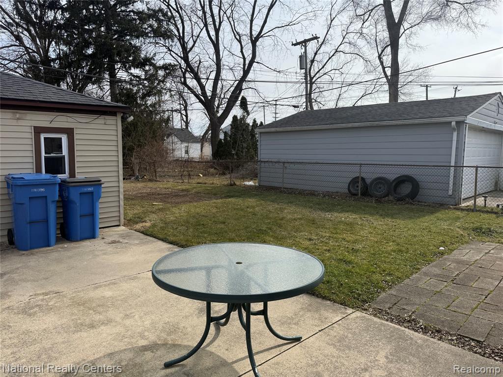 5669 KATHERINE Street, Dearborn Heights, MI 48125 — Photo 15