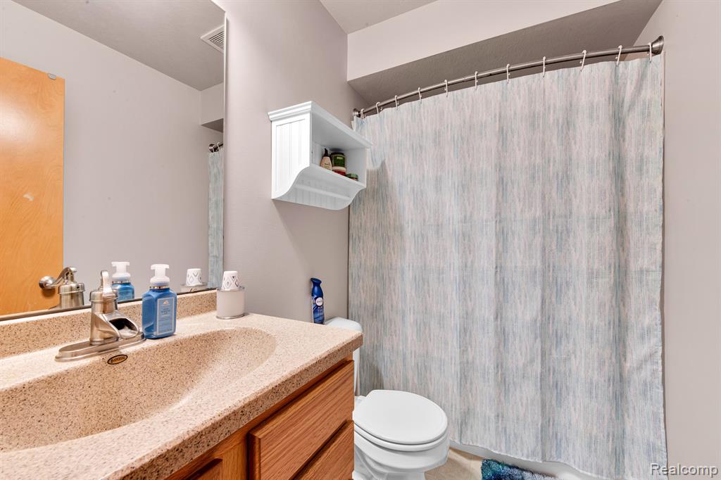 566 Webber Drive, Temperance, MI 48182 — Photo 14