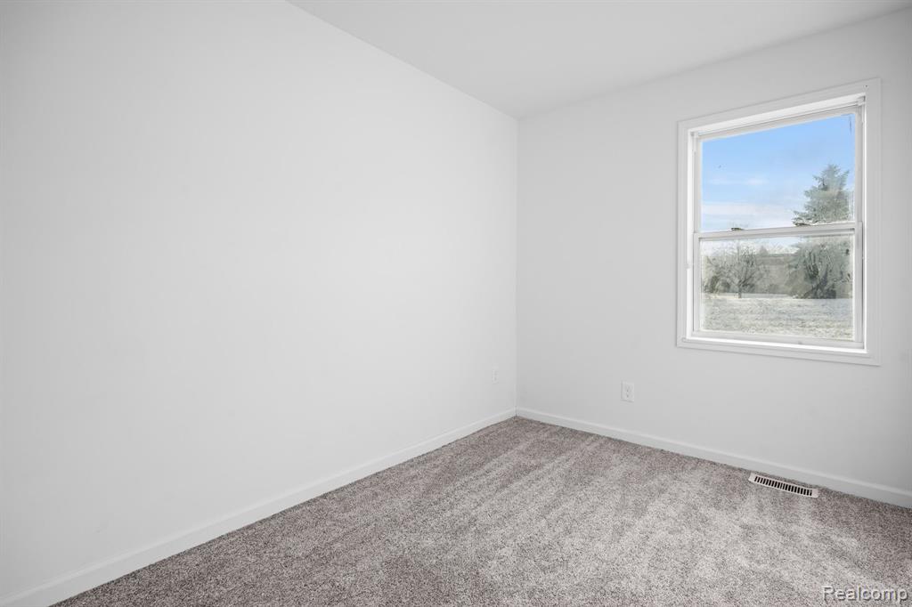 549 KONGONI Drive, Pontiac, MI 48341 — Photo 8