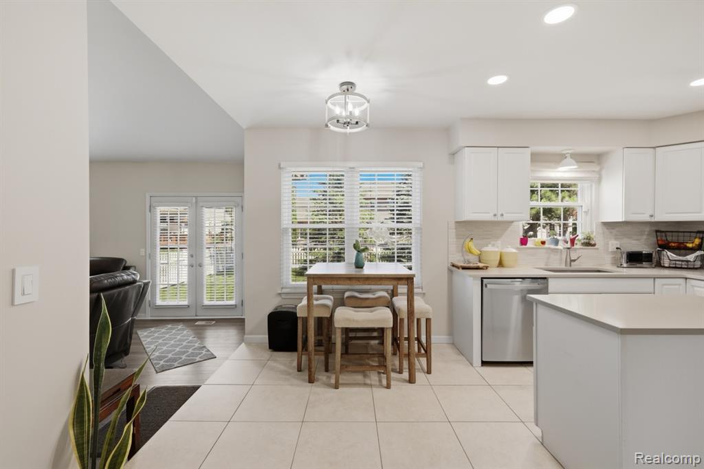 46604 Aarons Way, Canton, MI 48188 — Photo 13