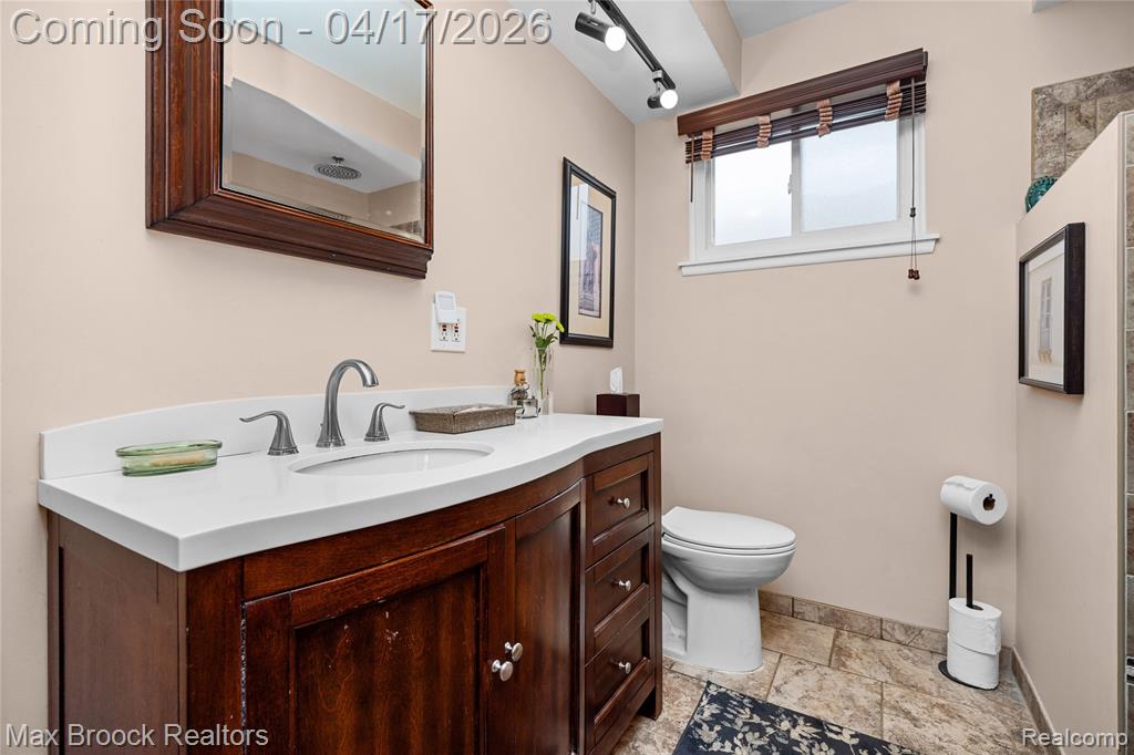 27916 Walker Avenue, Warren, MI 48092 — Photo 21